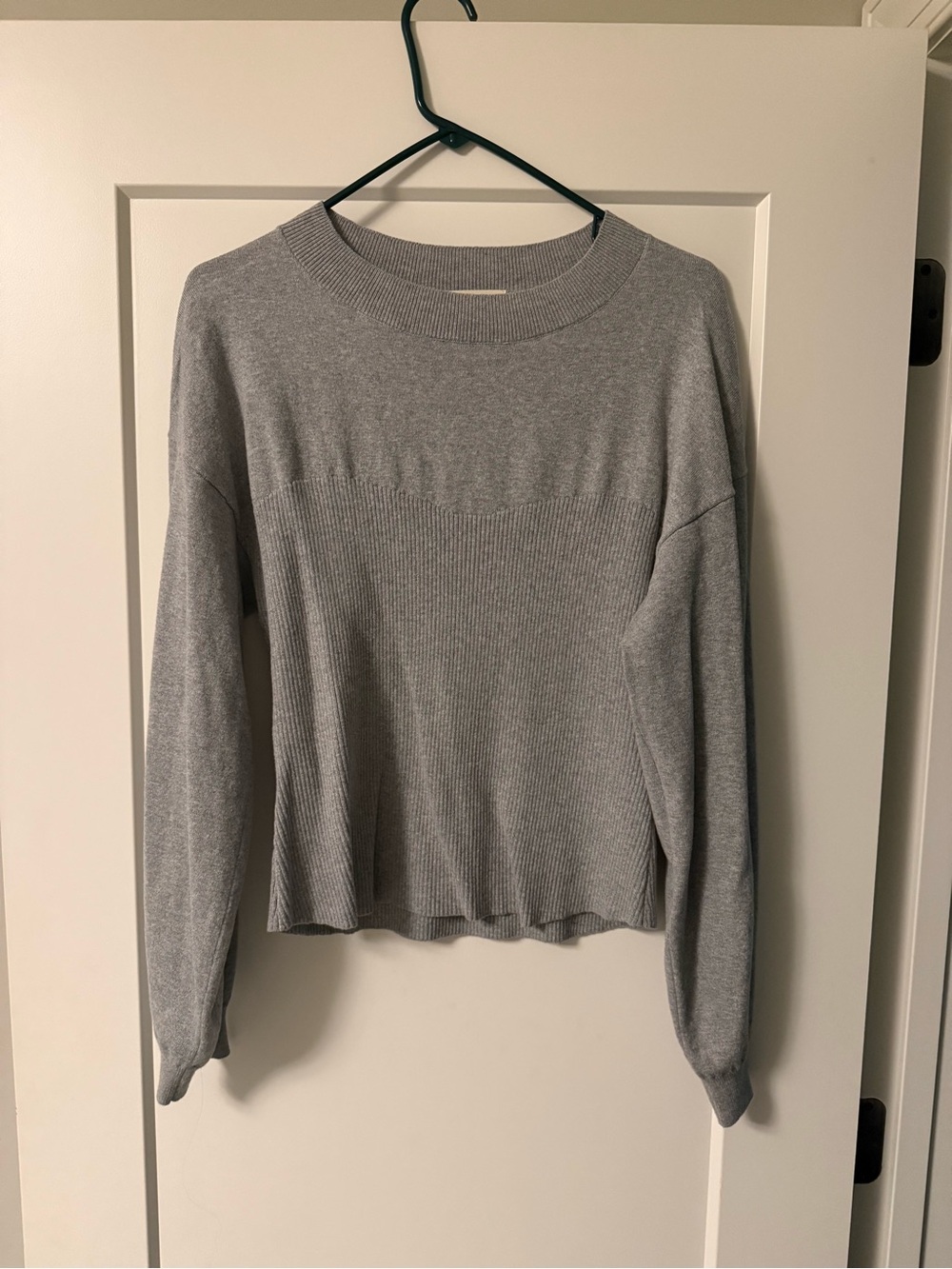 Women's Light Gray Ribbed Crewneck Sweater